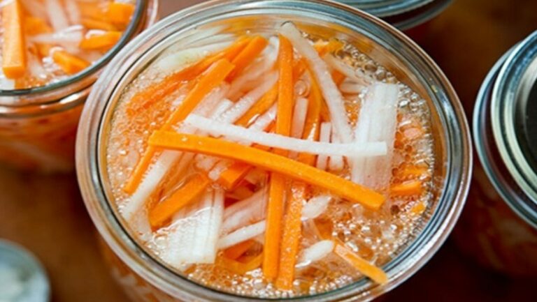 Cách làm củ cải ngâm chua ngọt giòn ngon giữ dưỡng chất cho cả gia đình