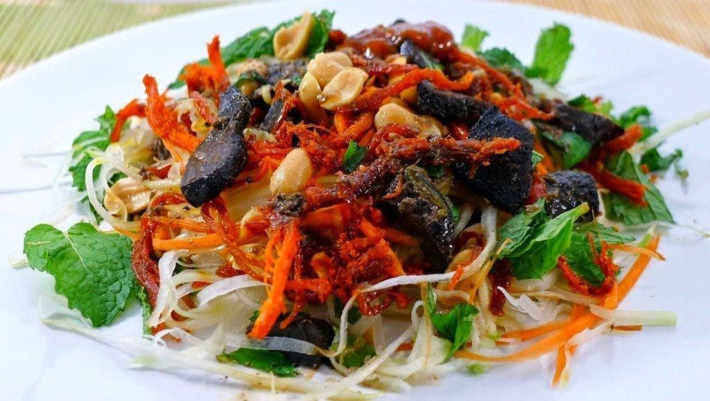 bò xông khói ăn với gì