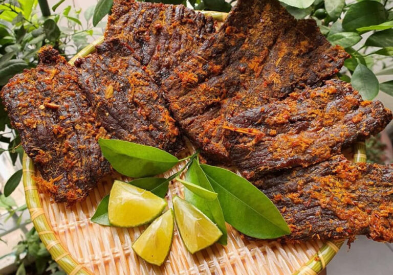 Cách phân biệt khô bò sạch và khô bò nhuộm màu trong 3 phút