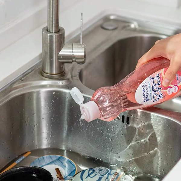 Nước rửa chén Rocket 600ml hương bưởi - Hình ảnh 3