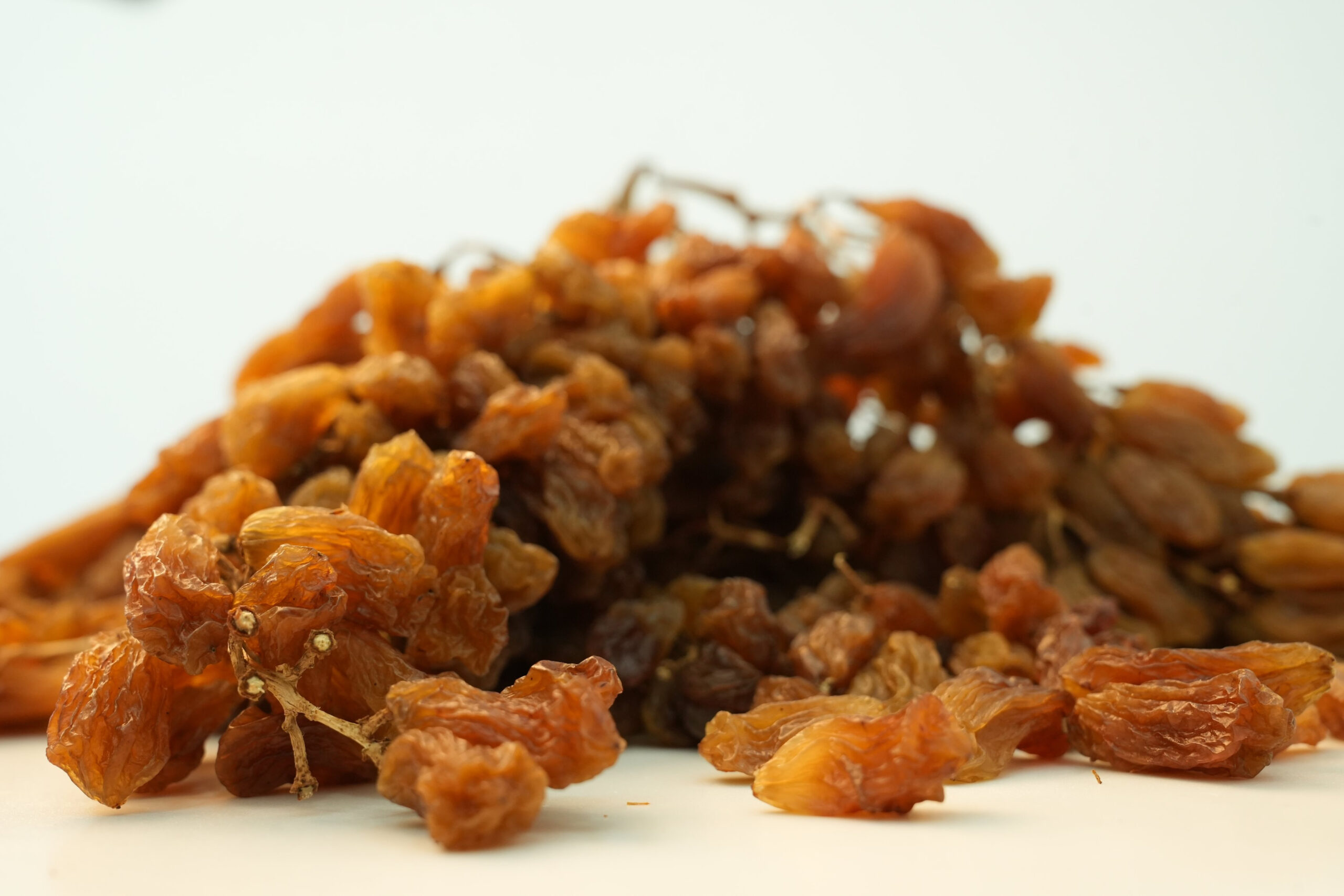 hộp nho khô nguyên cành